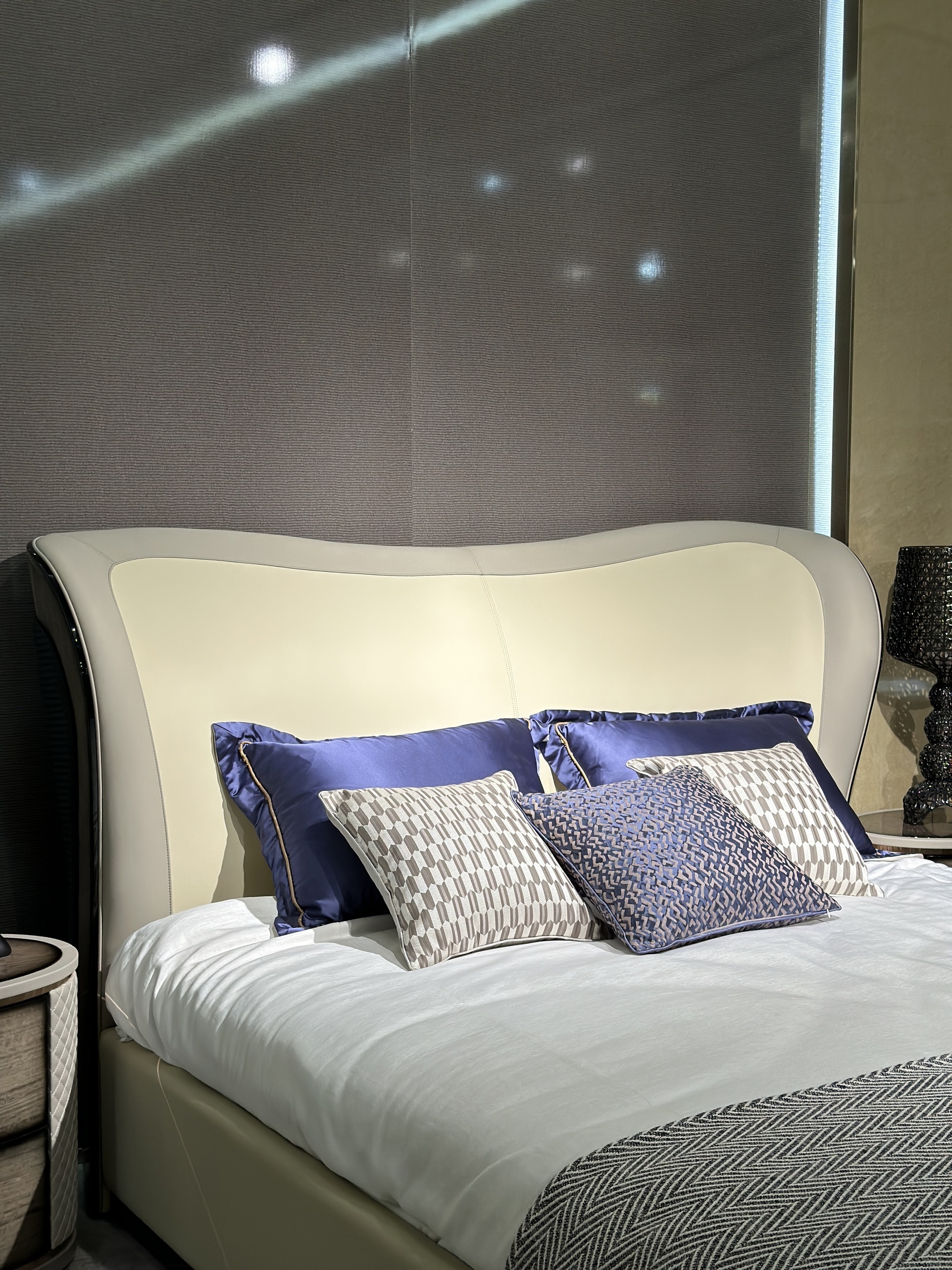 Master Bedroom Bed LY38