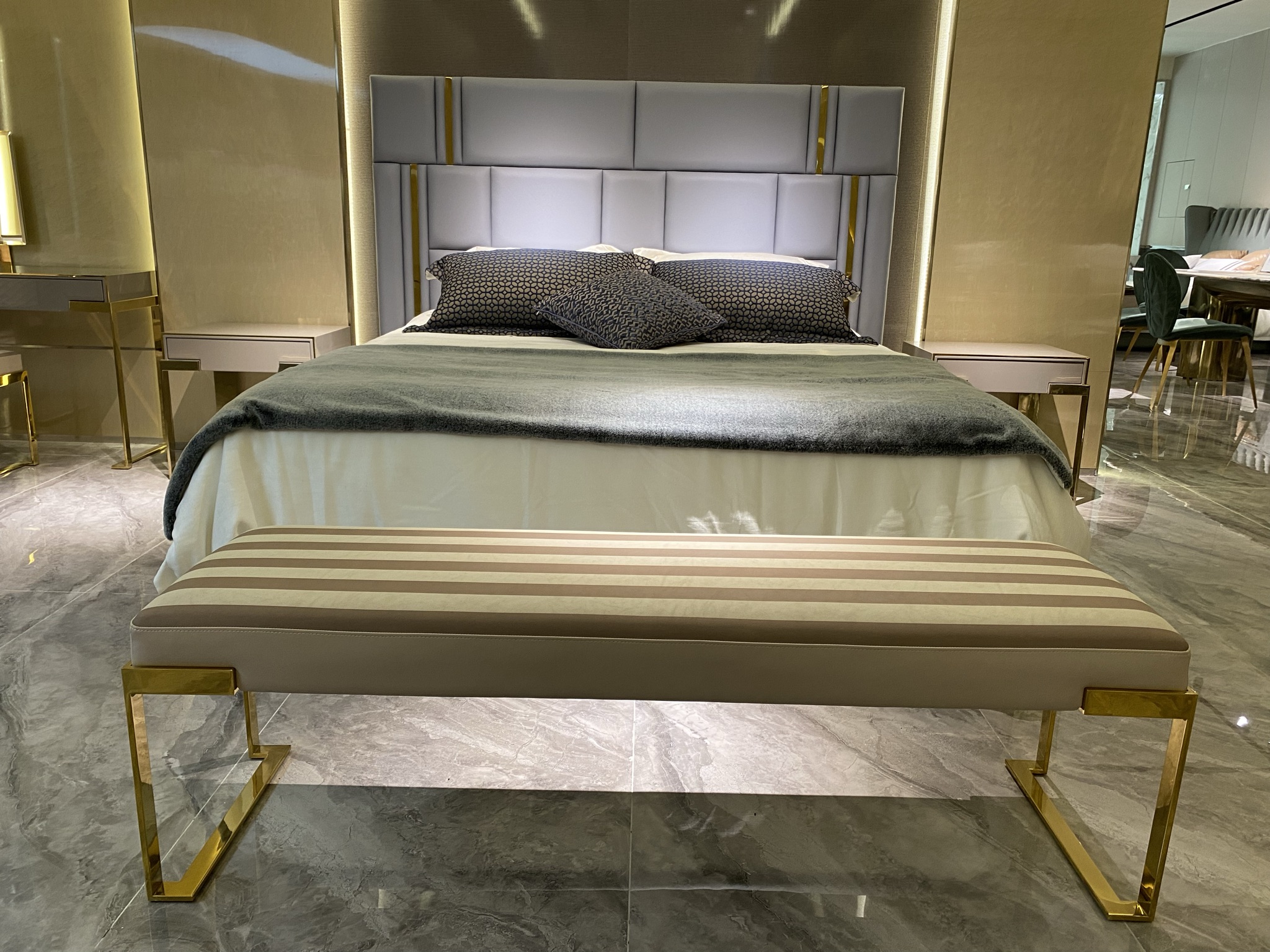 Master Bedroom Bed LY13