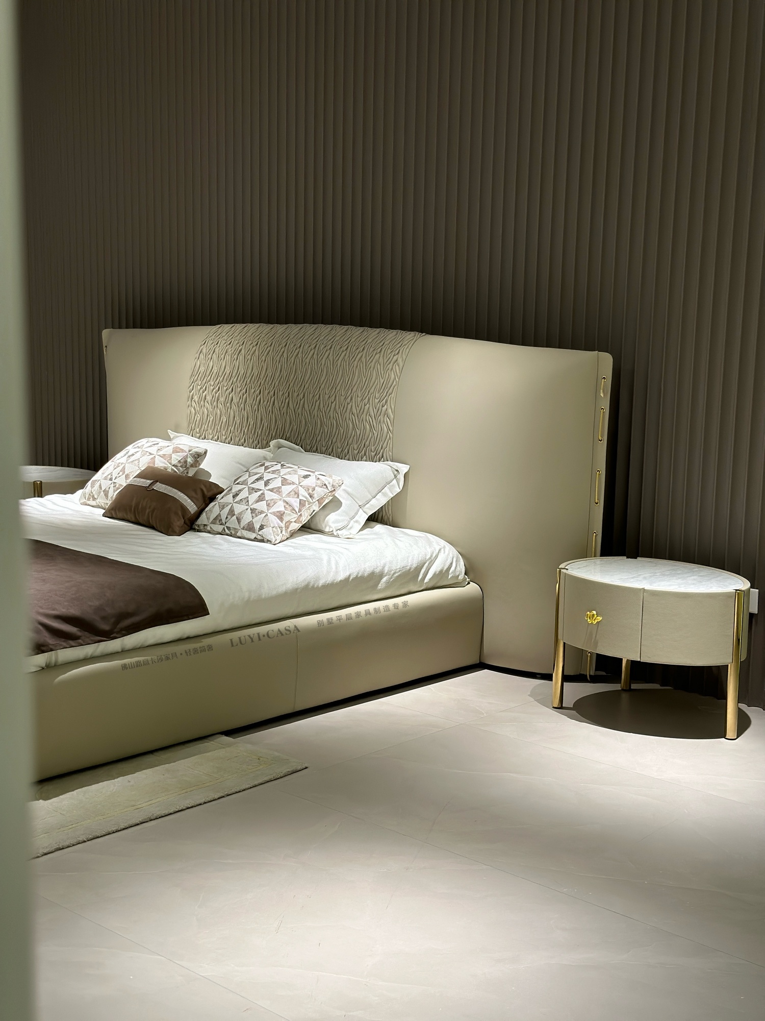 Master Bedroom Bed LY34
