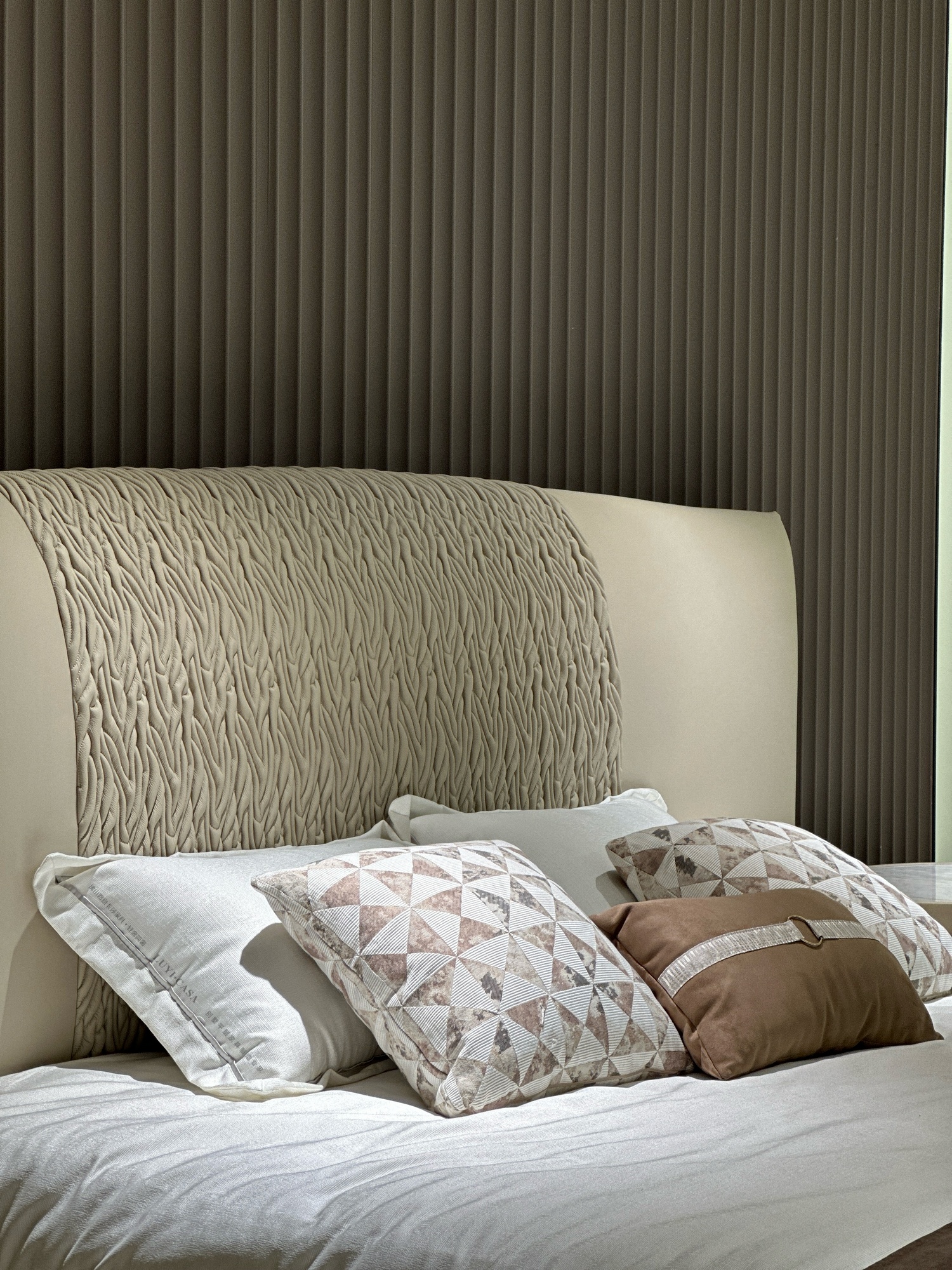 Master Bedroom Bed LY34