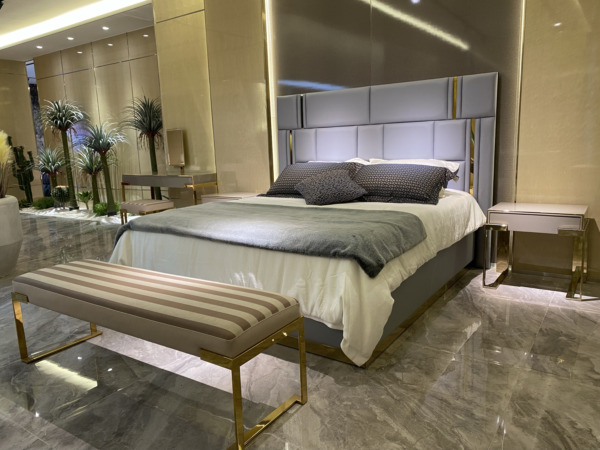 Master Bedroom Bed LY13