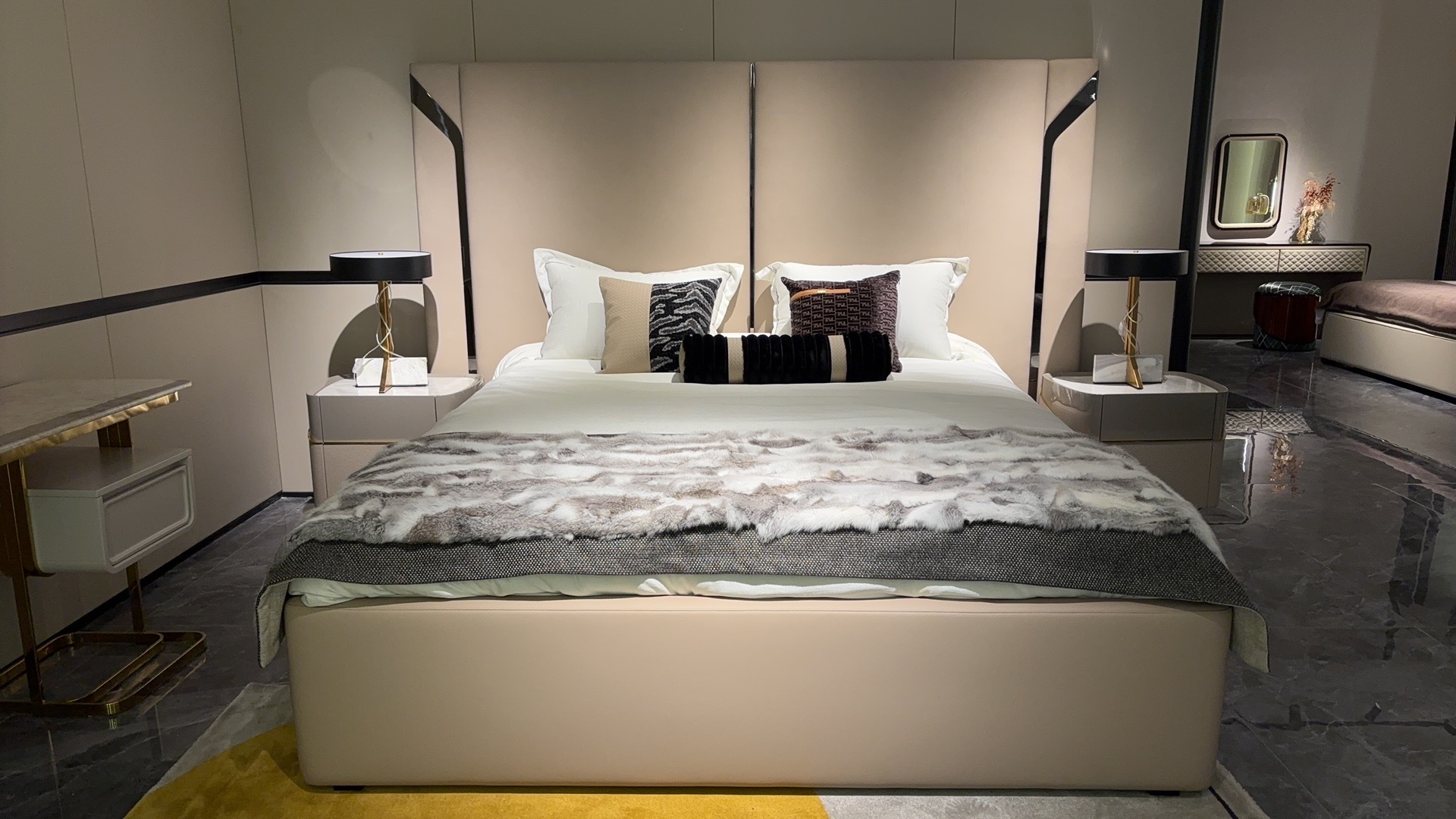 Master Bedroom Bed LY36
