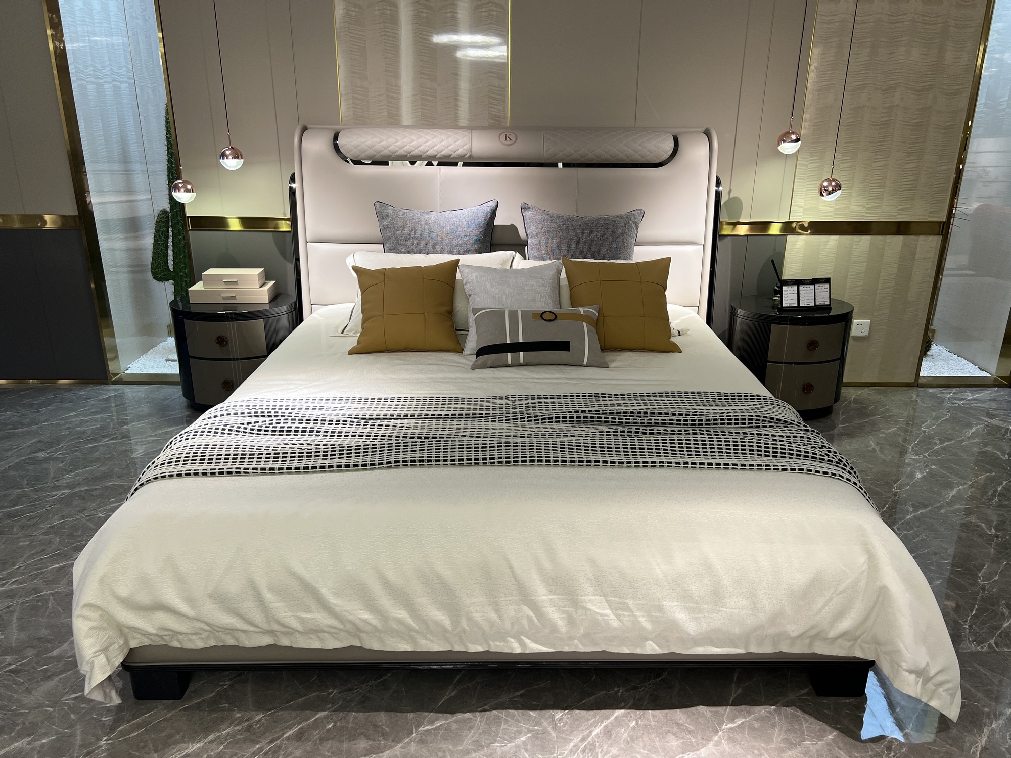 Master Bedroom Bed LY19