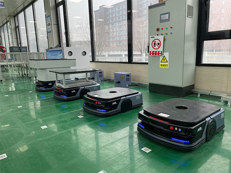 潛伏AGV