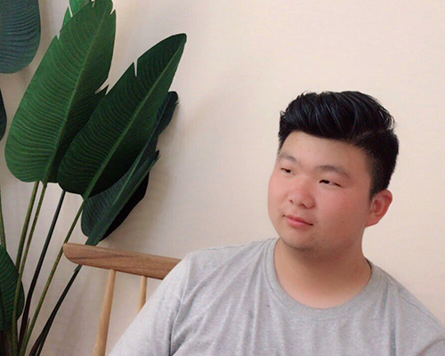 周昀