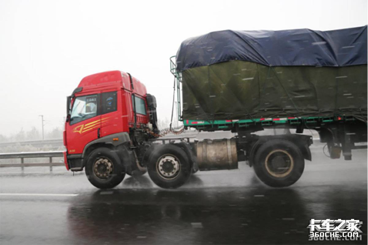 冷静应对 善用空调 雨天行车指南请收下