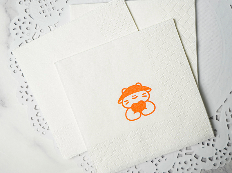 Elevate Dining Experience: Choosing the Right Napkins for Your Restaurant