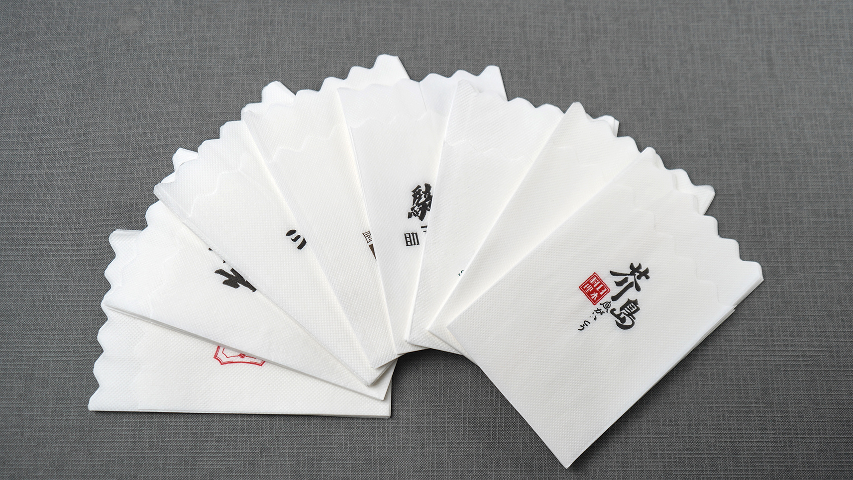 White Scalloped 248*250mm 1Ply Dispenser Napkins White Scalloped 248*250mm 1Ply Dispenser Napkins