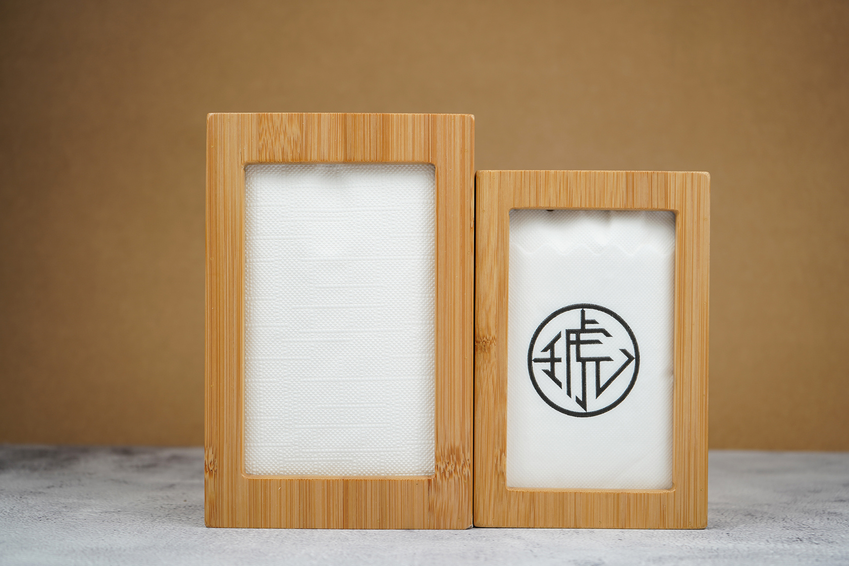 White Scalloped 248*250mm 1Ply Dispenser Napkins White Scalloped 248*250mm 1Ply Dispenser Napkins