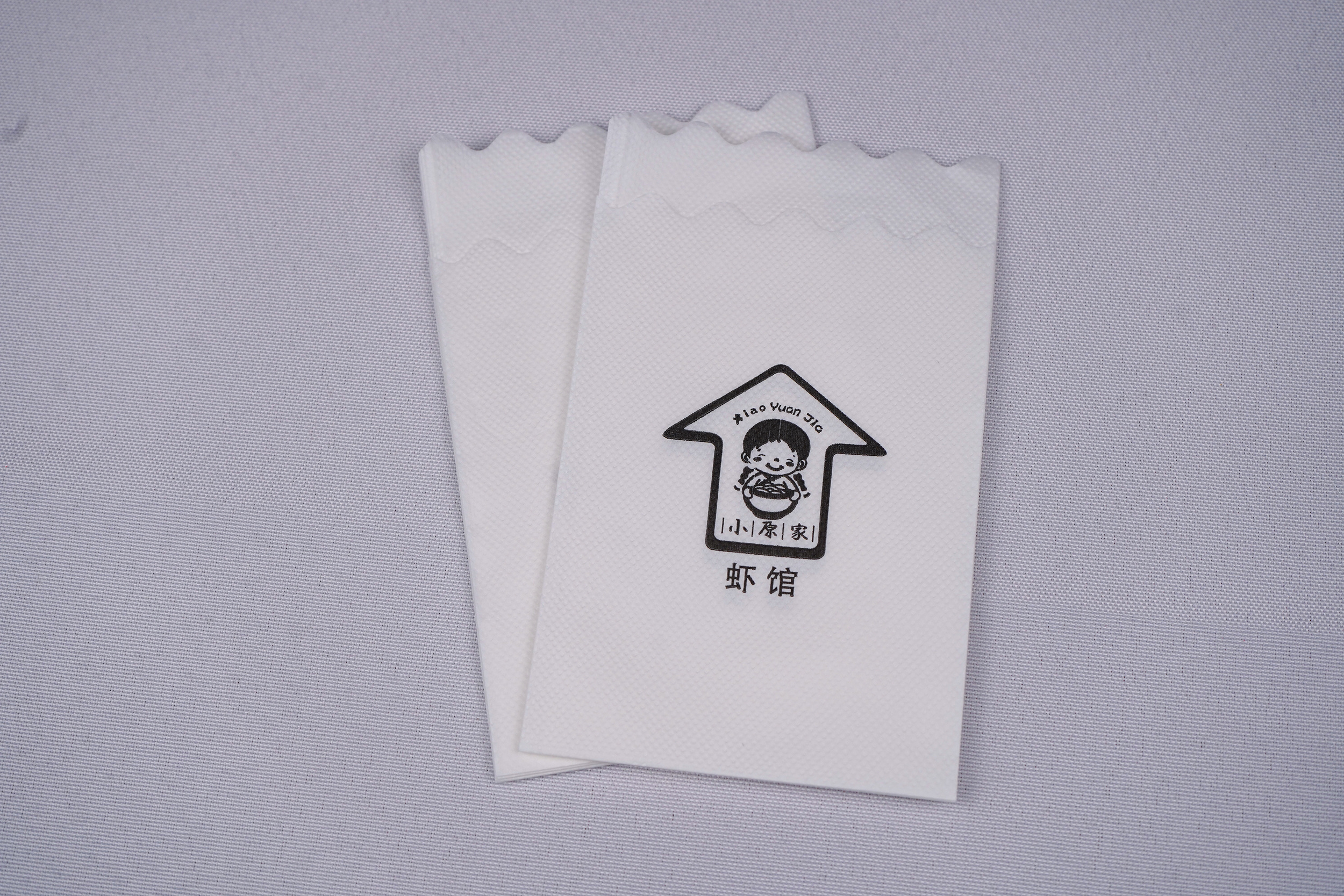 White Scalloped 248*250mm 1Ply Dispenser Napkins White Scalloped 248*250mm 1Ply Dispenser Napkins