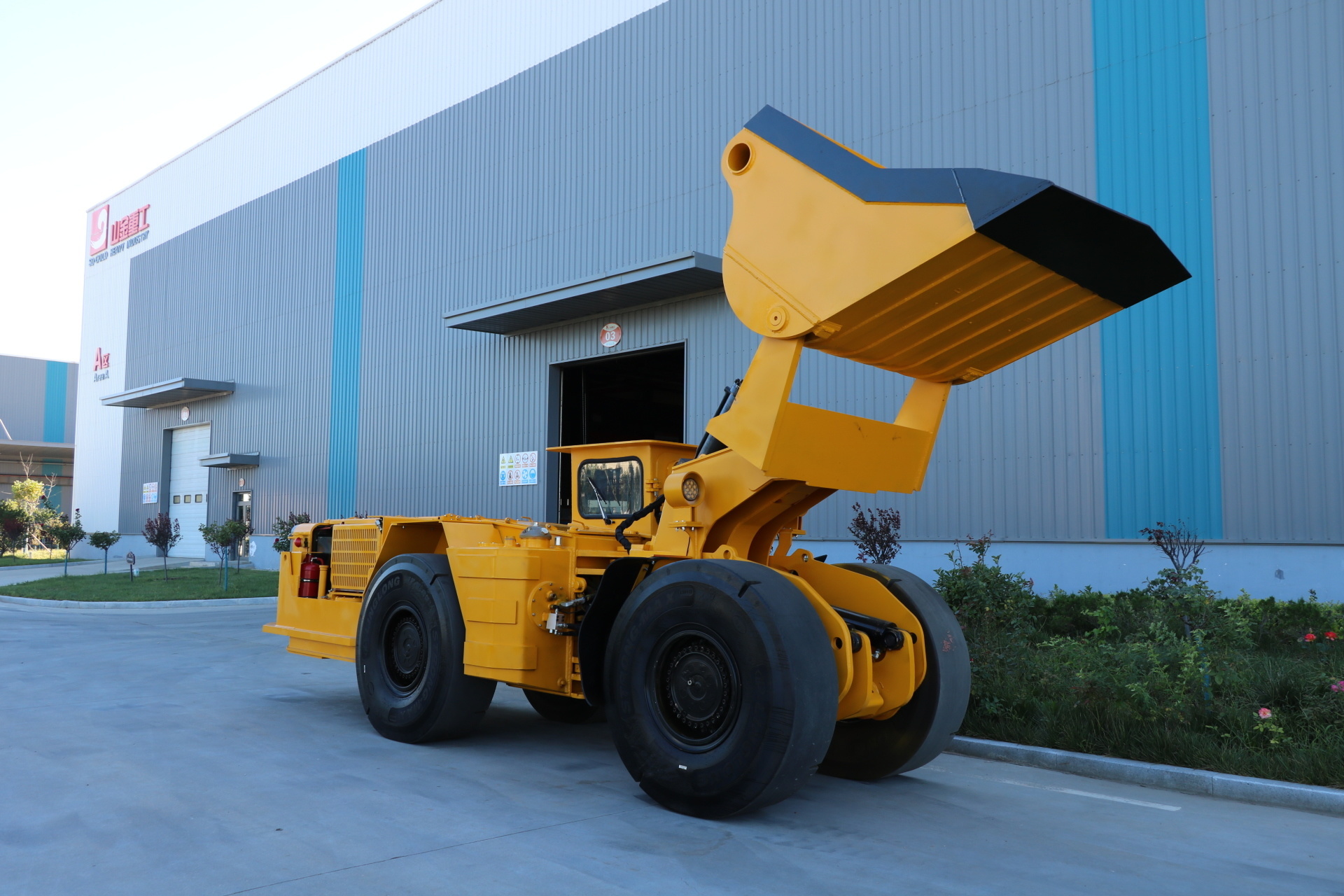 Export of underground trackless equipment of Shanjin Heavy Industry