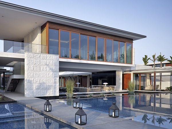 How should a glass edger be used?