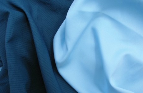 Anti-static flame retardant yarn card