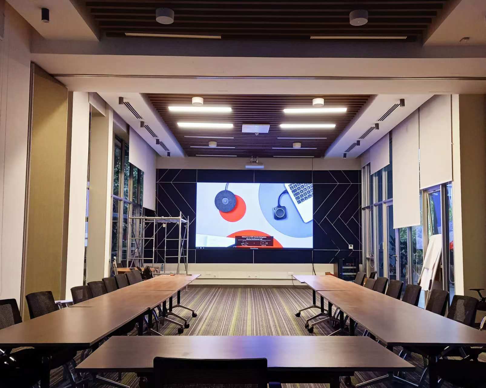 Elevate Your Conferences with State-of-the-Art LED Video Walls Elevate Your Conferences with State-of-the-Art LED Video Walls