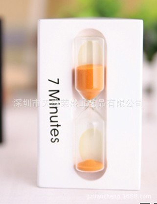 Hot sale recommended plastic crafts hourglass plastic triangle hourglass 25 minutes oversized plastic hourglass