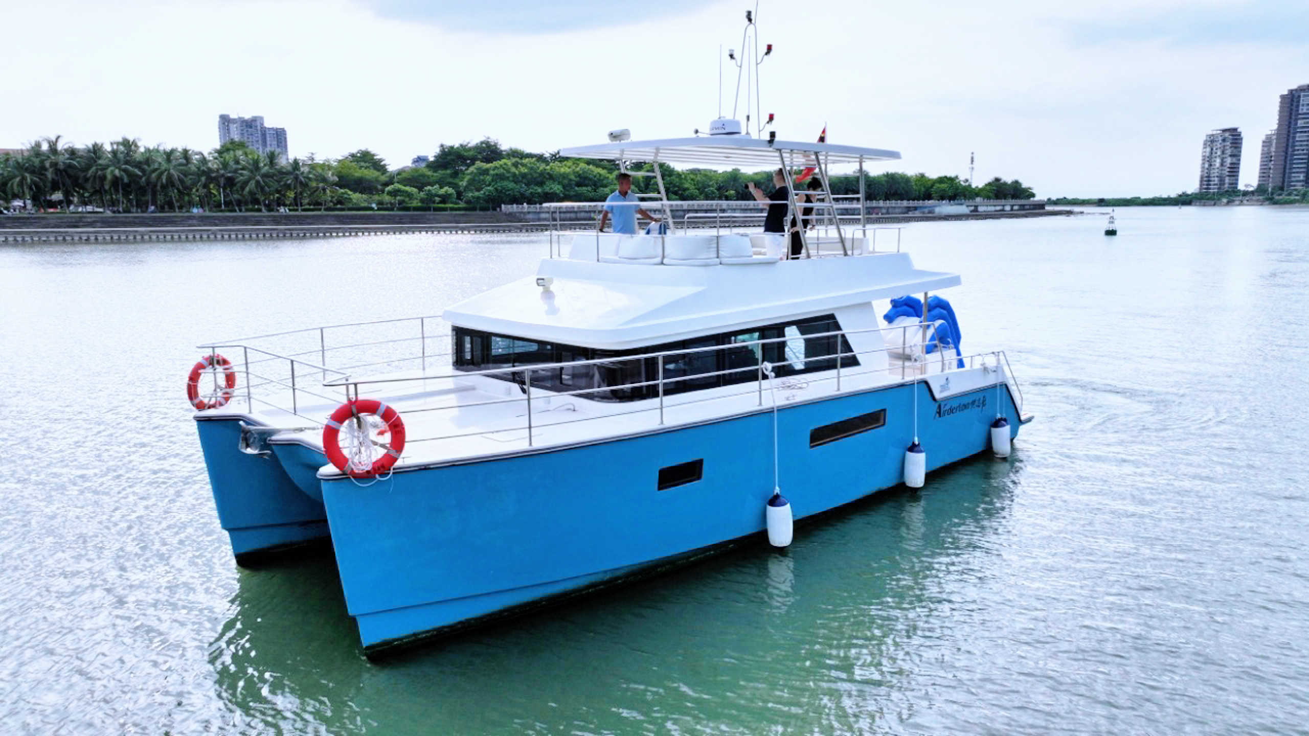 13m Catamaran Yacht