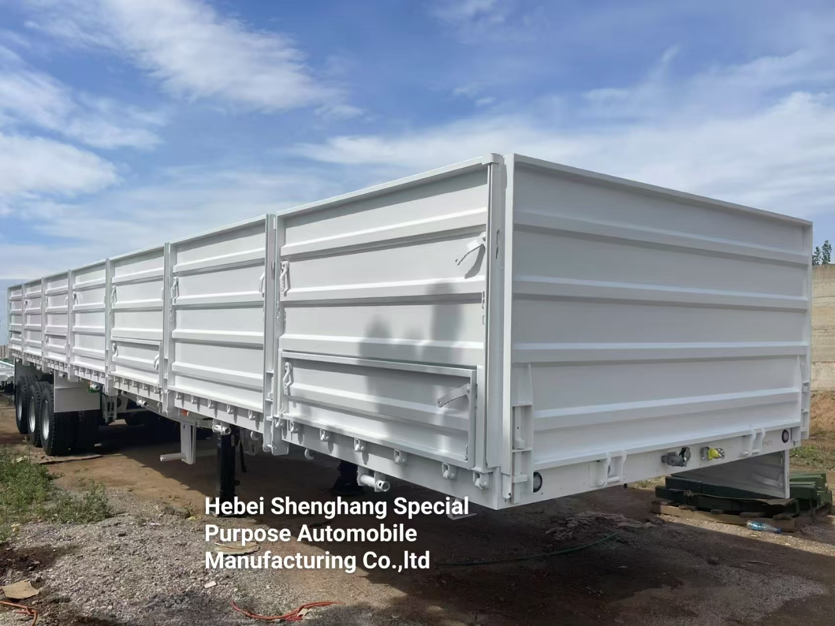 Tri-Axle 13.6M Fence Semi-Trailer