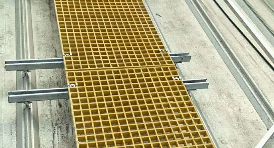 Photovoltaic overhaul access