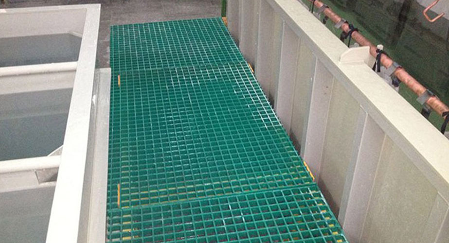 Platform walkway plate