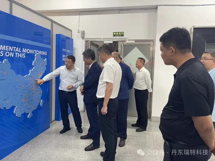 The director of the cooperation zone was led by Yuanfei and other leaders to visit Ruite Technology for guidance.