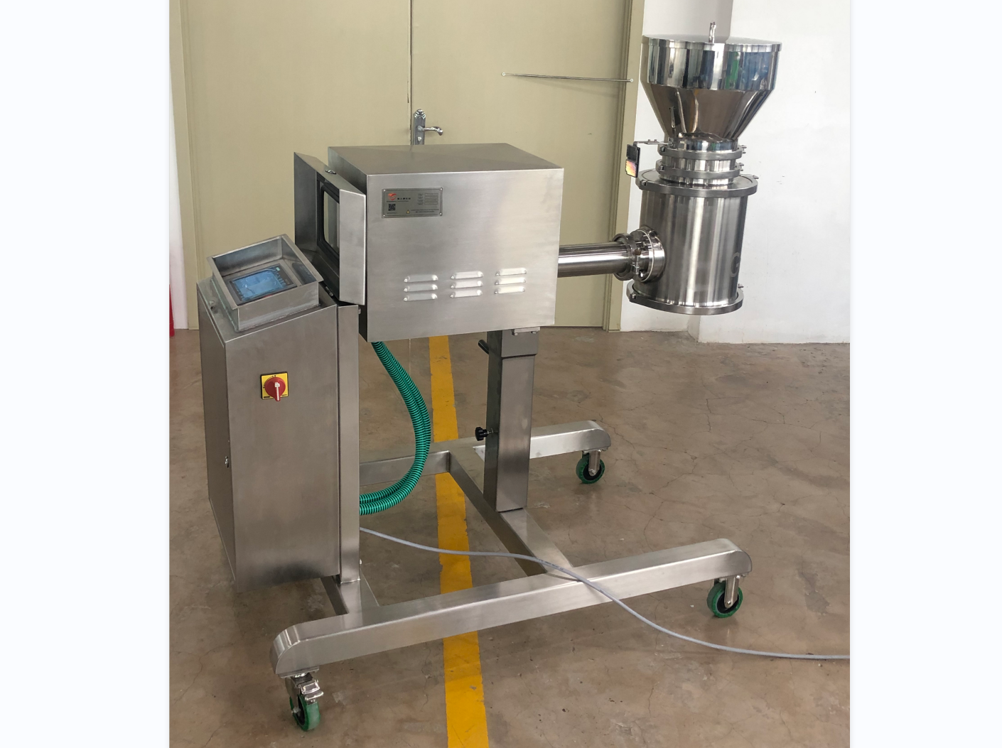 喜讯：印度客户定制的K200C/KF200C粉碎筛分机FAT已经完成，准备发货。