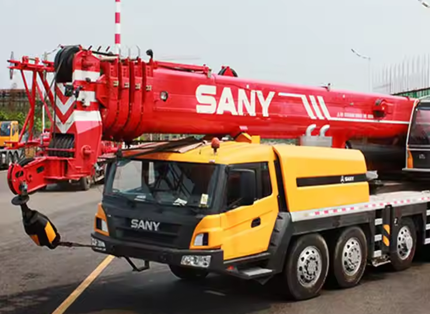 Main types of used crane machinery