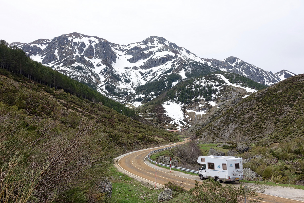 DC geared motor for RV parking systems
