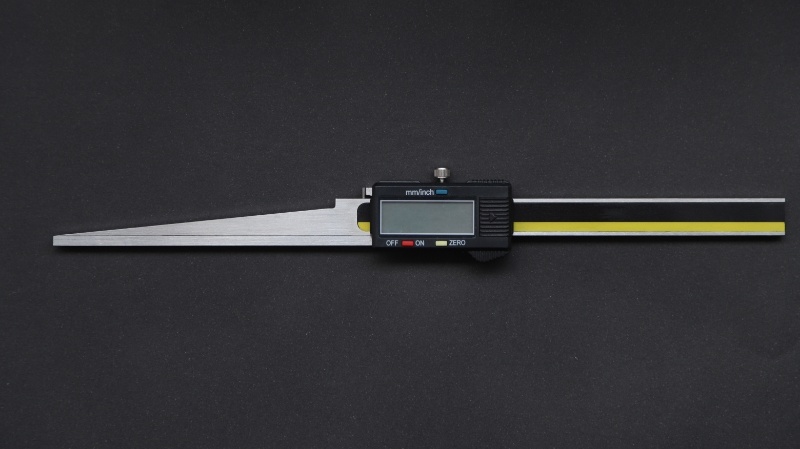NC304E-10 Digital Taper Slot Gages