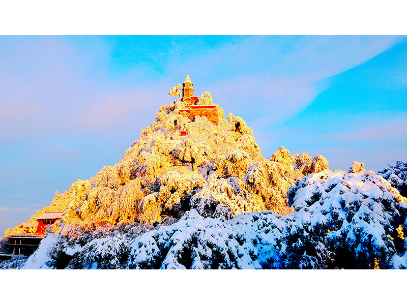 張靜宇《日照金山》