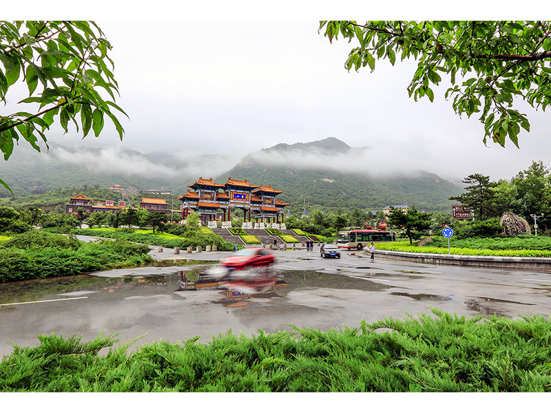 趙立《盤山暮雨》