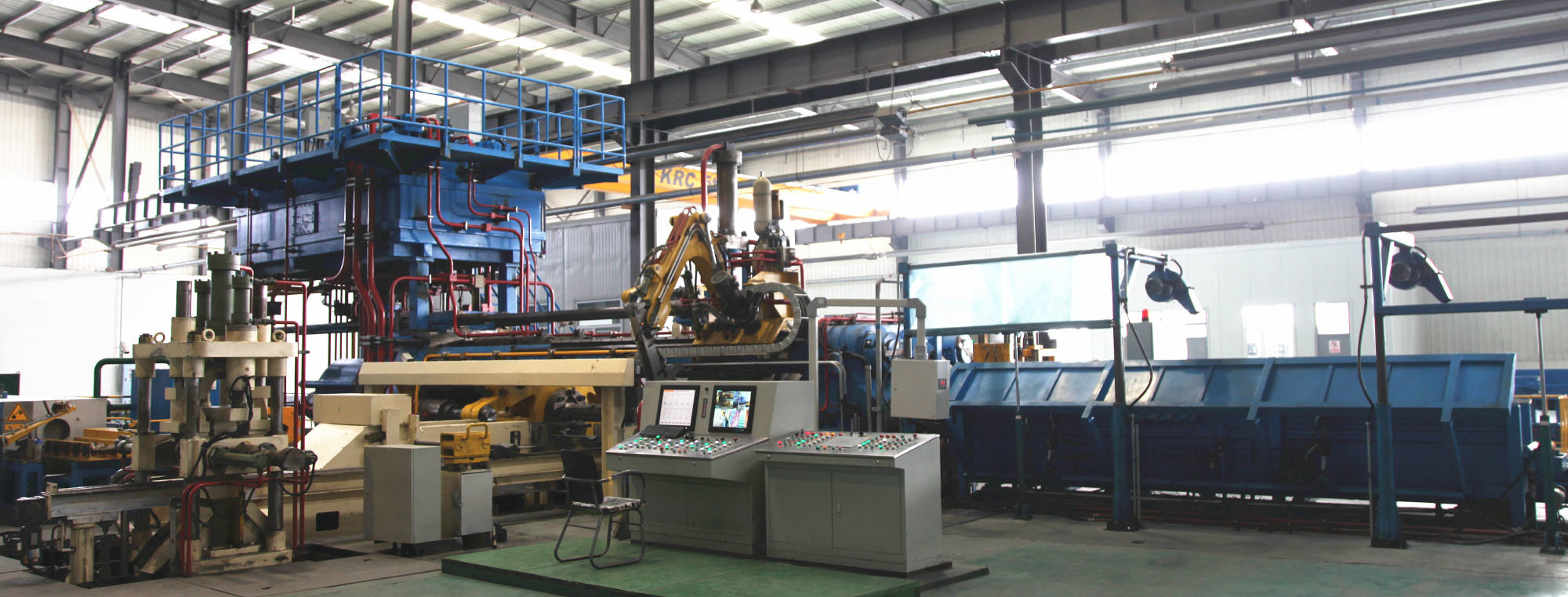 2500-ton reverse double-acting extruder 2500-ton reverse double-acting extruder