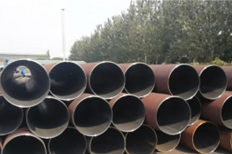 Seamless steel tubes for petroleum cracking