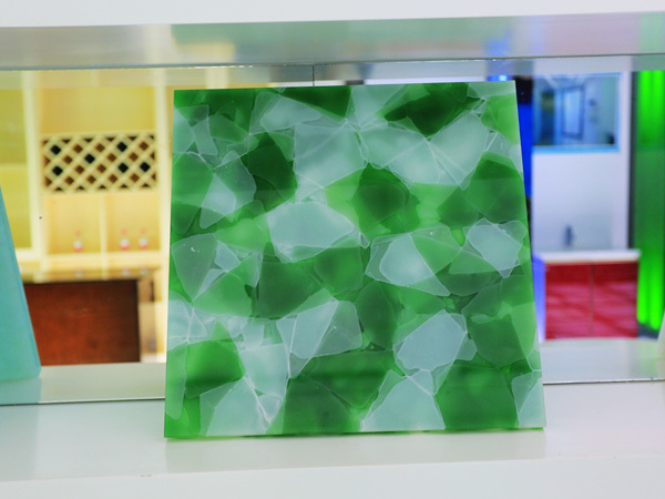 Molten crystal jade glass