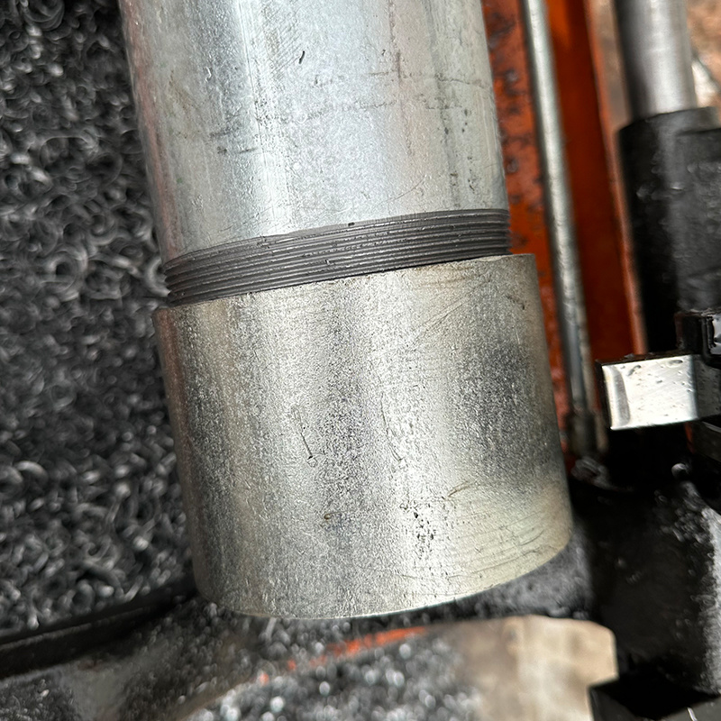 Galvanized threaded pipe