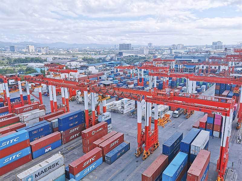 Rubber-Tired Gantry Crane (RTG)