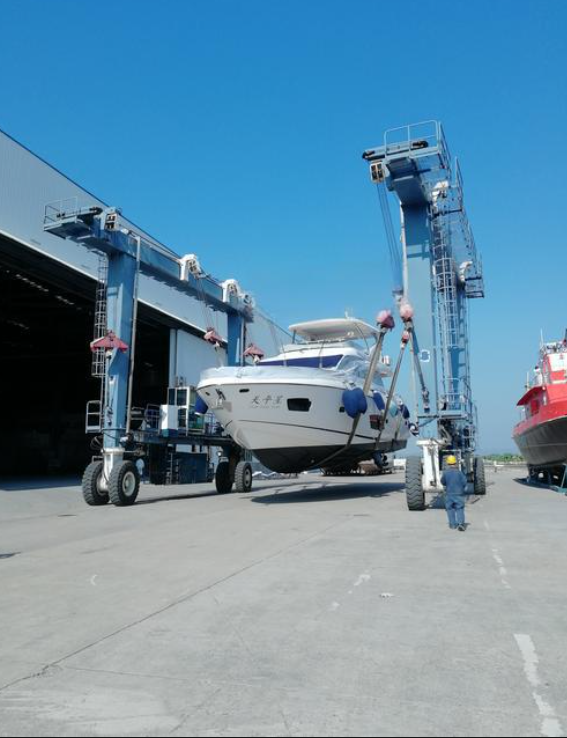 Mobile Boat Hoist