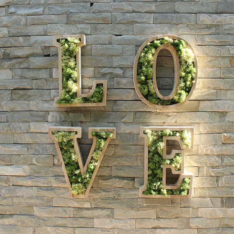 Preserved flower wall and bouquet used in luxury wedding event