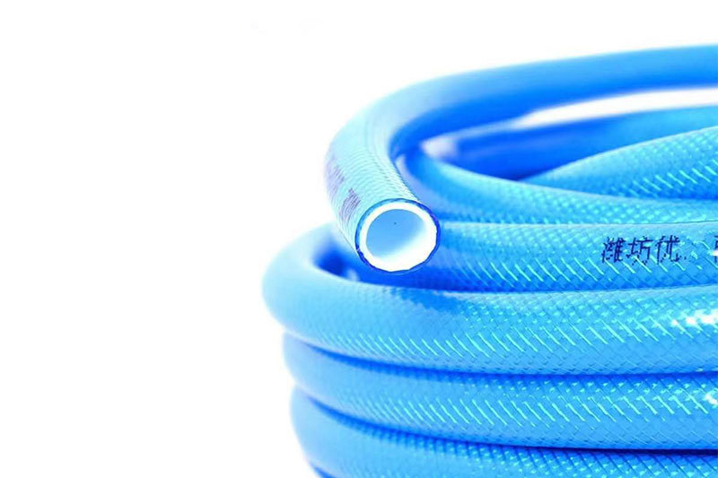 Dos tipos de mangueras de poliuretano reforzadas con fibra y mangueras de nylon reforzadas con fibra