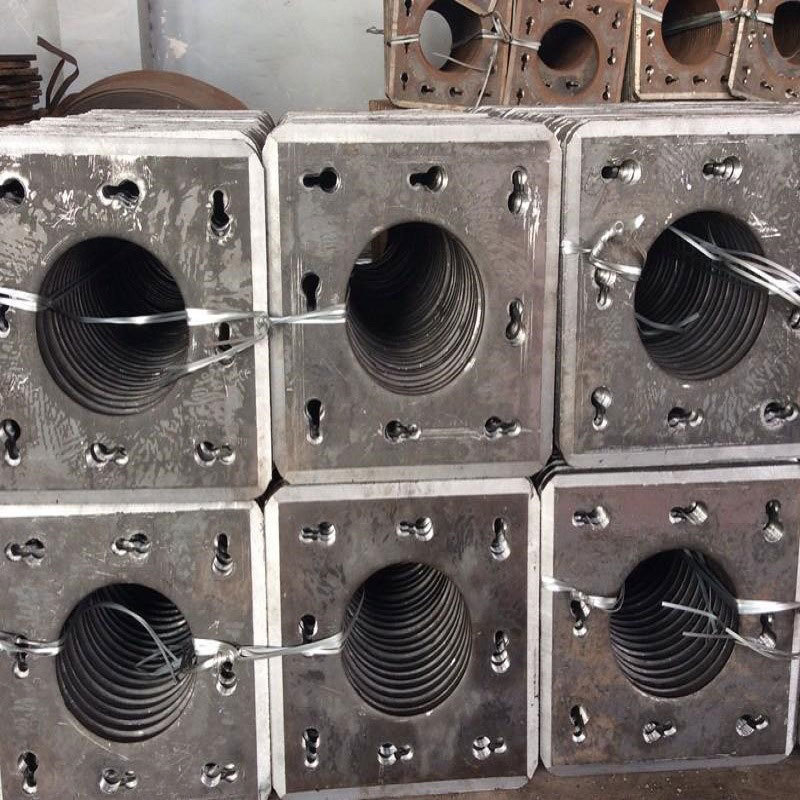 Square end plate