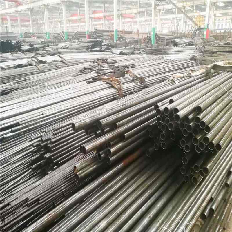 Stainless steel round seamless pipe