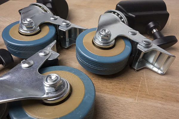 Comparison of the advantages of universal wheels and directional wheels