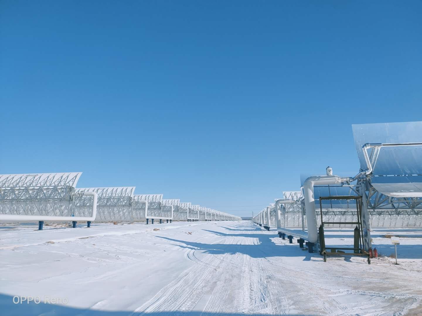 内蒙古乌拉特中旗导热油槽式100MW光热发电项目