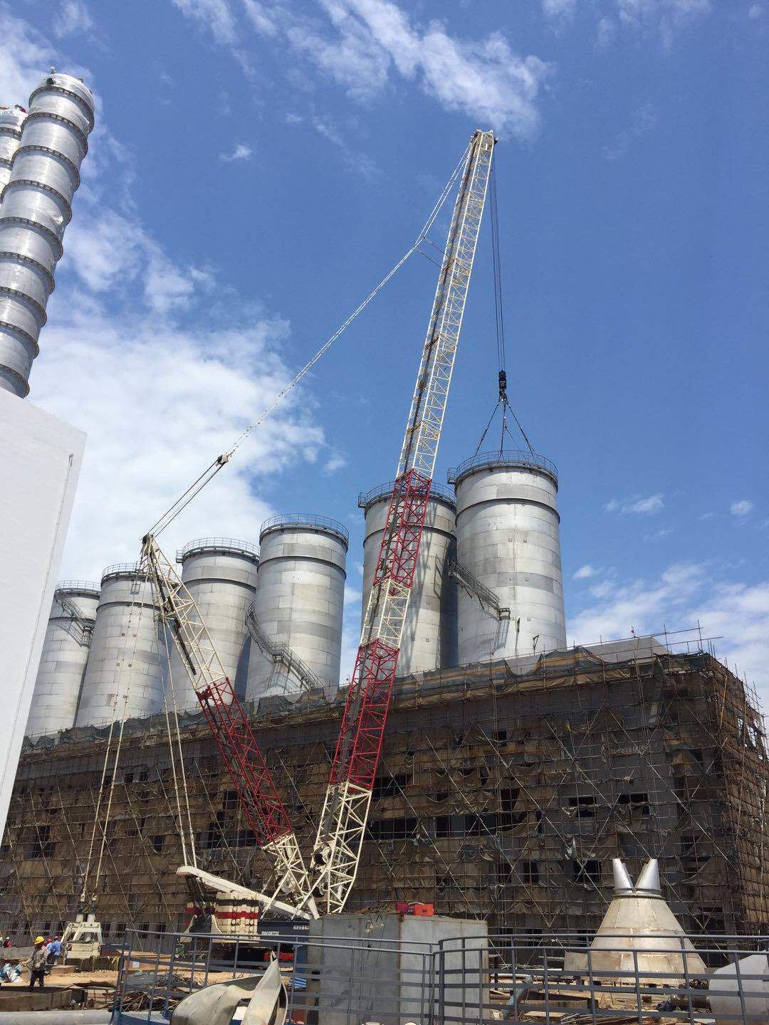 大连逸盛大化多功能聚酯项目设备吊装圆满成功