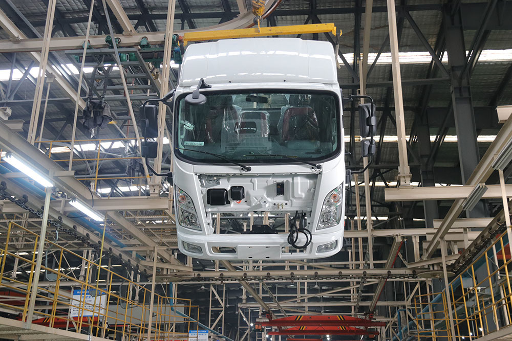Final Assembly Hoisting