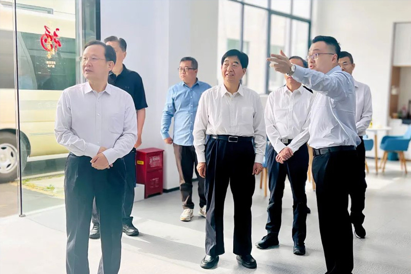 热烈欢迎河南省及江苏省政协、发改委领导来我司进行调研！