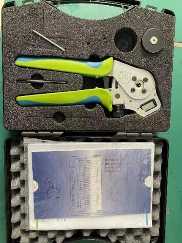 High precision manual crimping tools