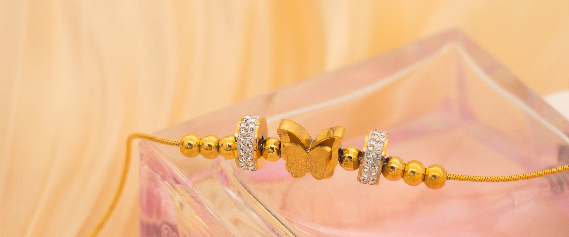 A Comprehensive Guide to Styling Your 14k Gold Initial Anklet for Special Events
