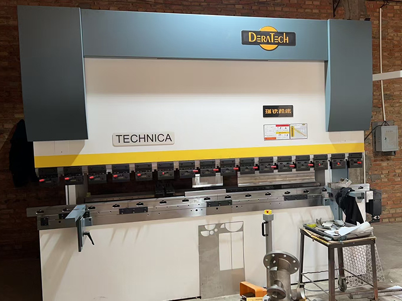 Bending machine Bending machine