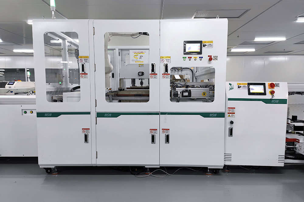 Fully automatic loading machine