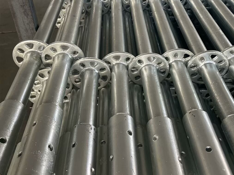 Scaffolding vertical beam